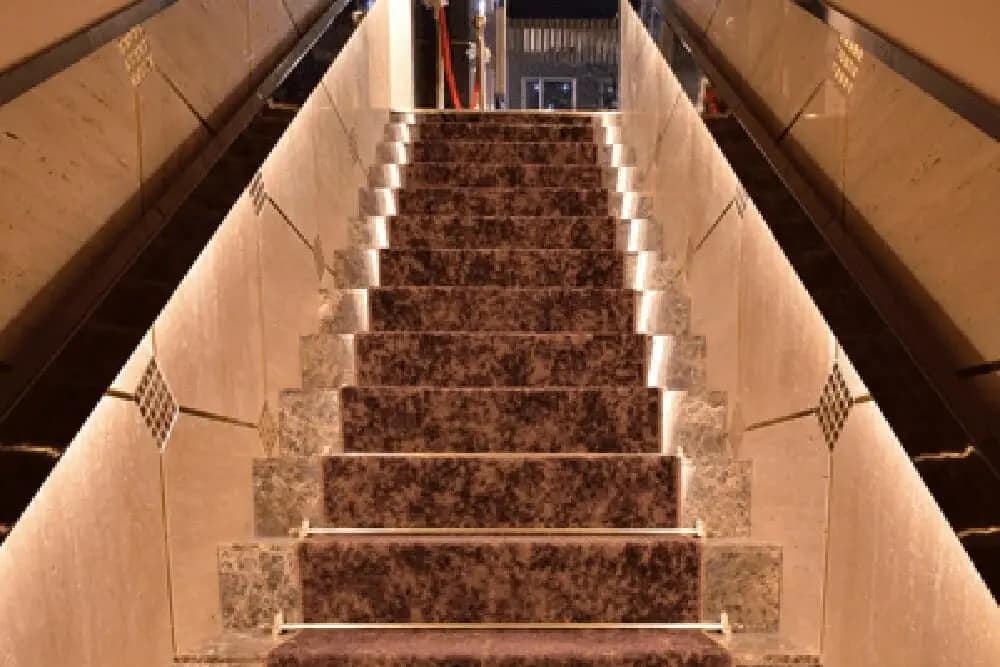 店舗写真・店内写真｜銀座会員制高級クラブ『DUOMO（ドゥオーモ）』ホステス求人情報｜銀座クラブ求人エージェントLUCE