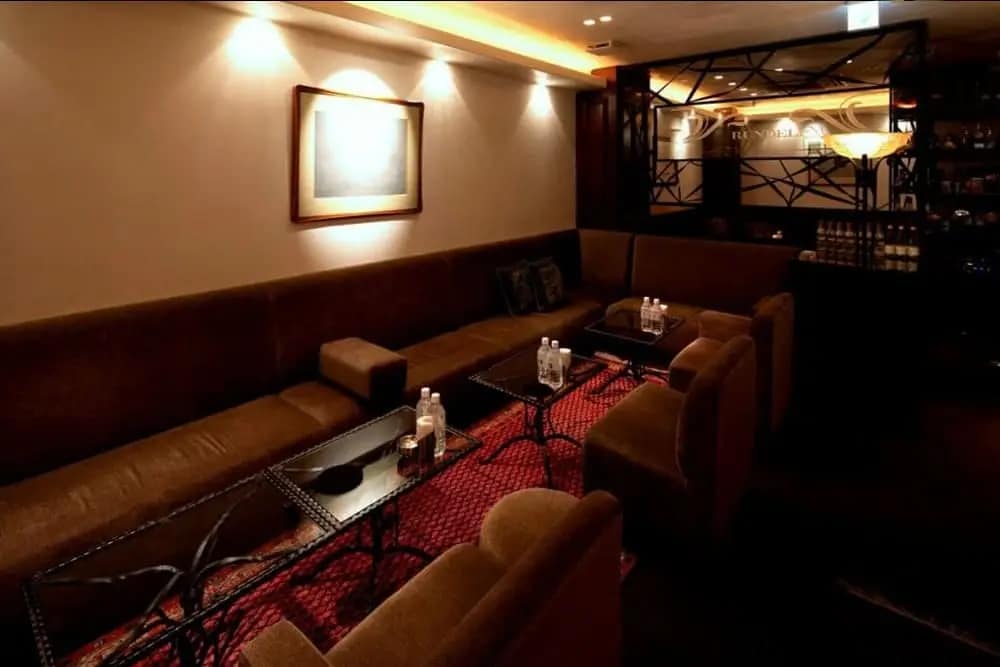 銀座の会員制高級クラブ・キャバクラは実際いくら稼げる？報酬とホステスが払う経費とは01|銀座高級クラブ『RUNDELL（ランデル）』ホステス求人公式サイト｜老舗のクラブ｜エージェントLUCE