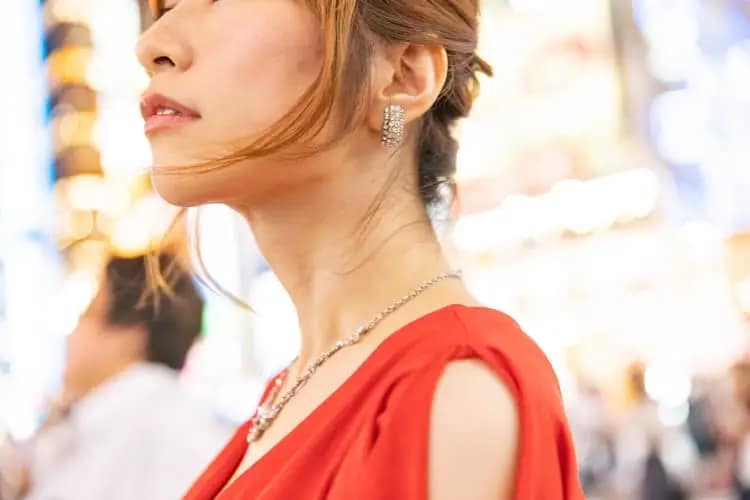 私も銀座の高級クラブやキャバクラで働ける？不安や疑問を解消しよう！｜銀座の高級クラブやキャバクラでのアルバイト、ホステスの求人案件、面接対策・勤務条件の交渉なら信頼と実績の銀座クラブ求人エージェント「LUCE」｜クラブ未経験者やコロナ渦における採用対策にも対応。即日体験入店・全額日払い交渉も可能。