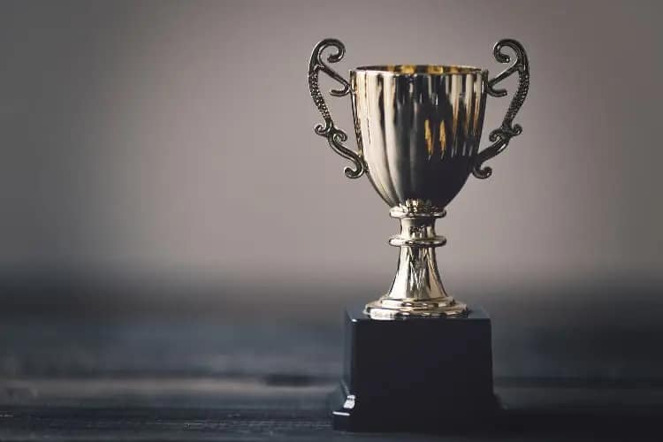 15年のキャリアを持つ 求人エージェントが選ぶ 銀座の会員制高級クラブ 働きやすさ別ランキング！｜銀座の高級クラブやキャバクラでのアルバイト、ホステスの求人案件、面接対策・勤務条件の交渉なら信頼と実績の銀座クラブ求人エージェント「LUCE」｜クラブ未経験者やコロナ渦における採用対策にも対応。即日体験入店・全額日払い交渉も可能。