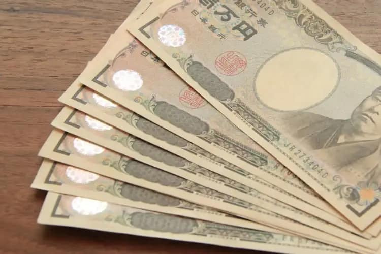 銀座の会員制高級クラブのホステスが実際にあったトラブルとその回避法!面接時に必ず確認すべき項目を紹介03|銀座の高級クラブやキャバクラでのアルバイト、ホステスの求人案件、面接対策・勤務条件の交渉なら信頼と実績のエージェントLUCE|クラブ未経験者やコロナ渦における採用対策にも対応。即日体験入店・全額日払い交渉も可能。