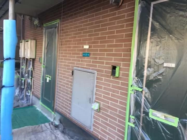 施工中の様子|CHIKAZAWA|所沢市、狭山市、川越市、東村山市の地域密着型施工会社|外壁工事、屋根工事、塗装工事、雨樋工事、内装工事を中心とした施工・修理・修繕が得意な職人集団です!所沢市、狭山市、川越市、東村山市のお客様とお客様の住まいについて一緒に考えるアットホームな施工会社です。