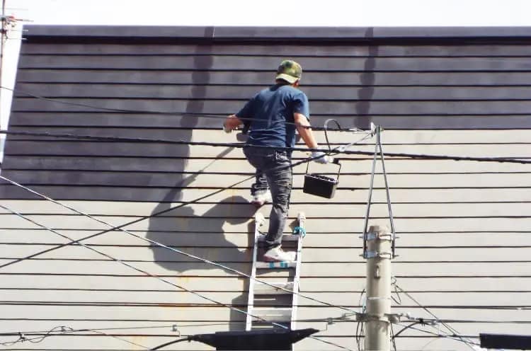 真冬対策に屋根に断熱塗装をすべき？効果やデメリット｜狭山市｜屋根工事｜外壁工事｜屋根塗装｜外壁塗装｜CHIKAZAWA｜所沢市、狭山市、川越市、東村山市の地域密着型施工会社｜外壁工事、屋根工事、塗装工事、雨樋工事、内装工事を中心とした施工が得意な職人集団です！所沢市、狭山市、川越市、東村山市のお客様とお客様の住まいについて一緒に考えるアットホームな施工会社です。