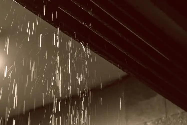 雨漏り対策｜雨漏り修理工事｜CHIKAZAWA｜所沢市、狭山市、川越市、東村山市の地域密着型施工会社｜外壁工事、屋根工事、塗装工事、雨樋工事、内装工事を中心とした施工が得意な職人集団です！所沢市、狭山市、川越市、東村山市のお客様とお客様の住まいについて一緒に考えるアットホームな施工会社です。