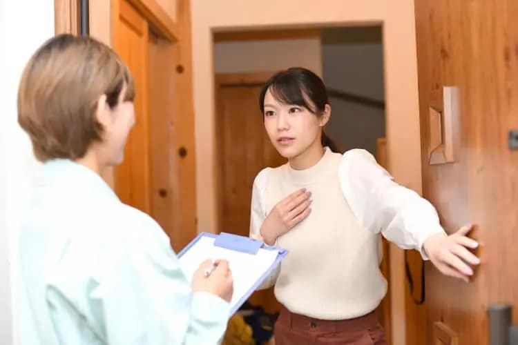 家の修理に関する詐欺トラブル｜屋根工事｜塗装工事｜火災保険｜CHIKAZAWA｜所沢市、狭山市、川越市、東村山市の地域密着型施工会社｜外壁工事、屋根工事、塗装工事、雨樋工事、内装工事を中心とした施工が得意な職人集団です！所沢市、狭山市、川越市、東村山市のお客様とお客様の住まいについて一緒に考えるアットホームな施工会社です。