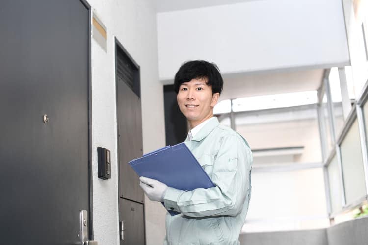 坂戸市｜点検訪問詐欺に注意！契約前後の正しい対応と実例で学ぶ回避策01｜埼玉県｜屋根工事｜雨漏り工事｜外壁工事｜屋根｜外壁｜CHIKAZAWA｜坂戸市、狭山市、川越市、東村山市の地域密着型施工会社｜外壁工事、屋根工事、塗装工事、雨樋工事、内装工事を中心とした施工が得意な職人集団です！坂戸市、狭山市、川越市、東村山市のお客様とお客様の住まいについて一緒に考えるアットホームな施工会社です。