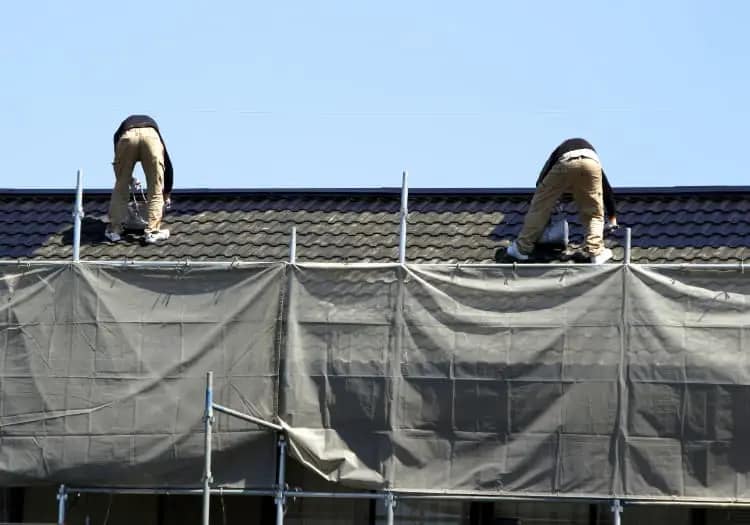 格安屋根修理と修理費の適正相場｜屋根工事｜塗装工事｜CHIKAZAWA｜所沢市、狭山市、川越市、東村山市の地域密着型施工会社｜外壁工事、屋根工事、塗装工事、雨樋工事、内装工事を中心とした施工が得意な職人集団です！所沢市、狭山市、川越市、東村山市のお客様とお客様の住まいについて一緒に考えるアットホームな施工会社です。