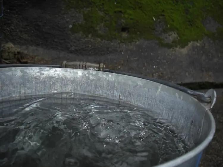 東村山市|雨樋・雨漏りの費用を少しでも抑える方法|雨漏り対策|雨樋修理工事|雨漏り修理工事|CHIKAZAWA|所沢市、狭山市、川越市、東村山市の地域密着型施工会社|外壁工事、屋根工事、塗装工事、雨樋工事、内装工事を中心とした施工が得意な職人集団です!所沢市、狭山市、川越市、東村山市のお客様とお客様の住まいについて一緒に考えるアットホームな施工会社です。