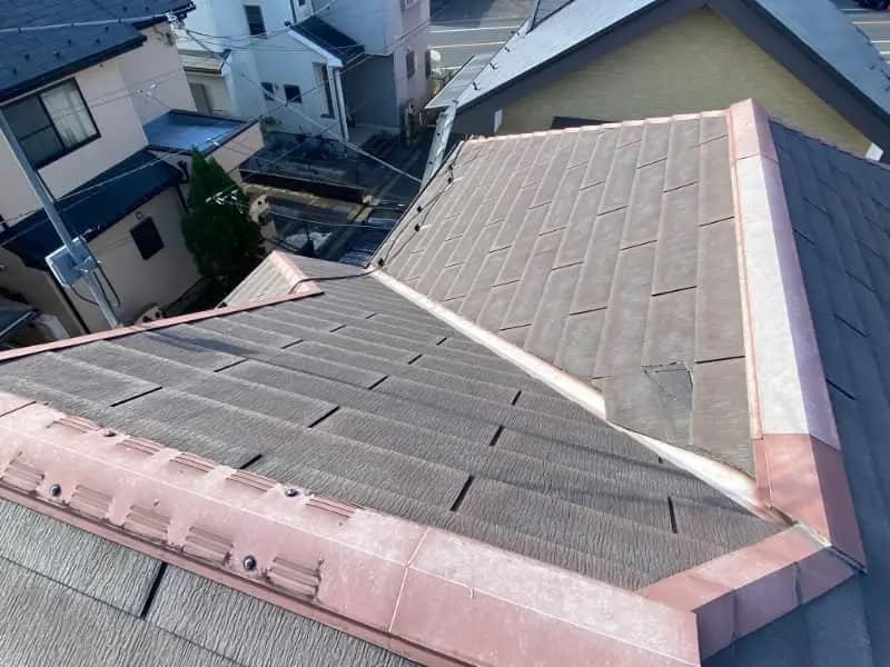 現地調査の様子｜CHIKAZAWA｜所沢市、狭山市、川越市、東村山市の地域密着型施工会社｜外壁工事、屋根工事、塗装工事、雨樋工事、内装工事を中心とした施工が得意な職人集団です！所沢市、狭山市、川越市、東村山市のお客様とお客様の住まいについて一緒に考えるアットホームな施工会社です。